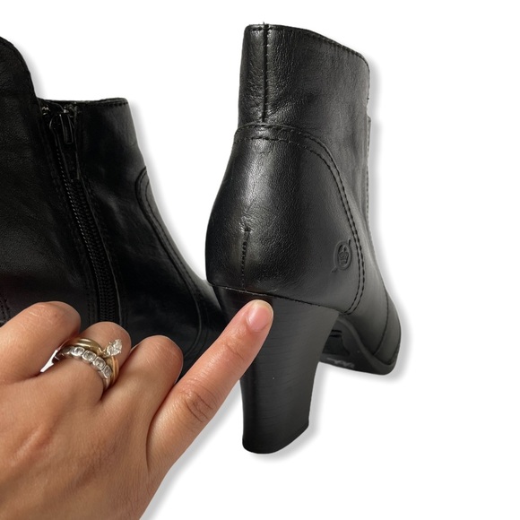SOLD Born Claire Ankle Boots, Women’s size 7 1/2 - Picture 5 of 6